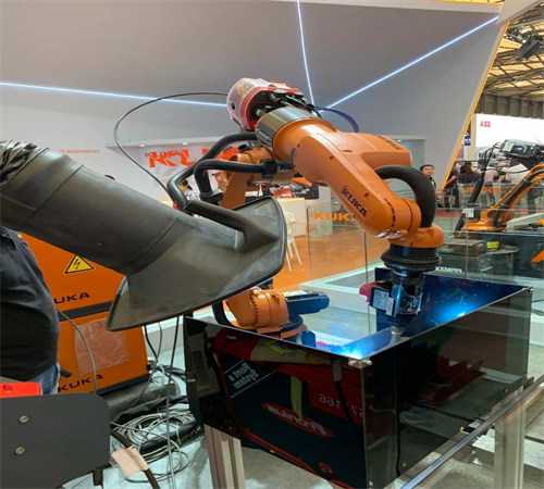 工业机器人“走”入中国 政企同心 齐力断金