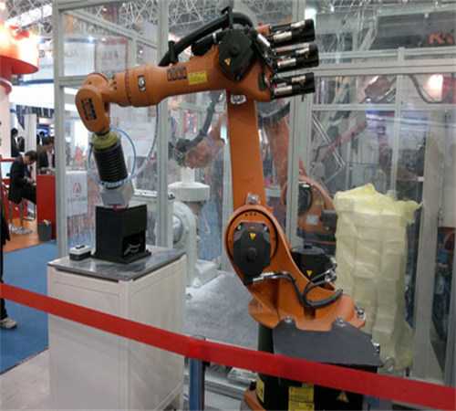 机床自动化晋升 机器人工业迎机遇期
